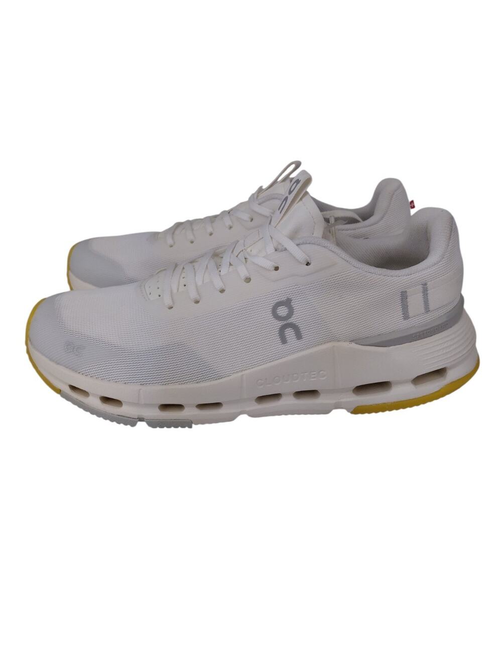 On Cloud Women’s Cloudnova Size 7.5 Form 2 White Running Sneakers NO INSOLES